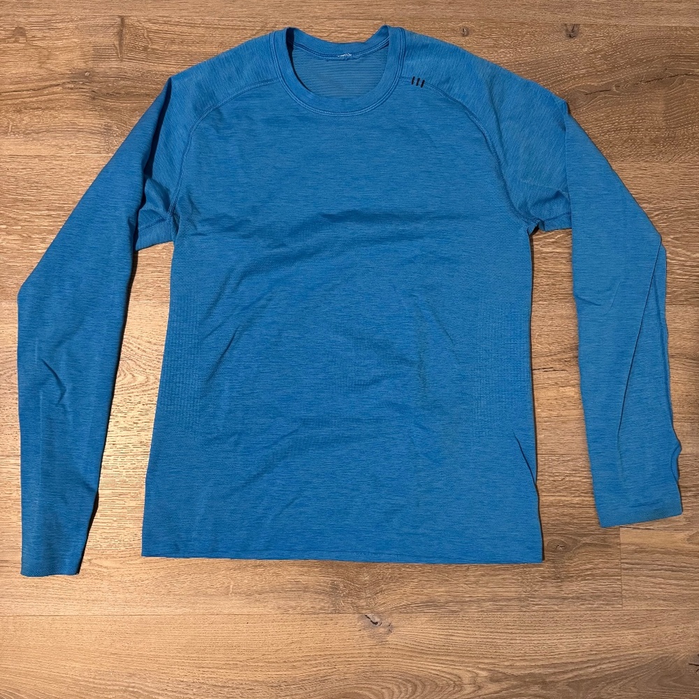 Lululemon Metal Vent Long Sleeve - Medium - Blue